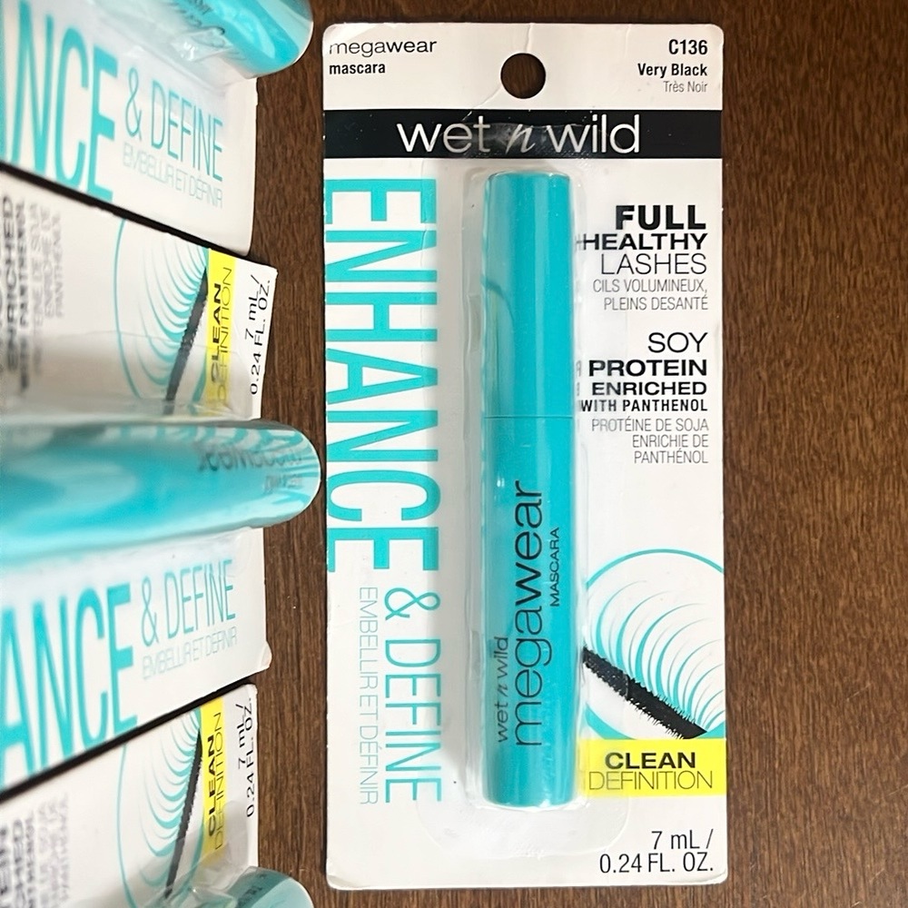 1 Megawear Mascara
